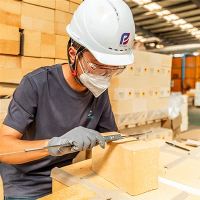 Cov ntsiab cai thiab cov kev ceev faj rau kho cov cib rectractory hauv kev la...